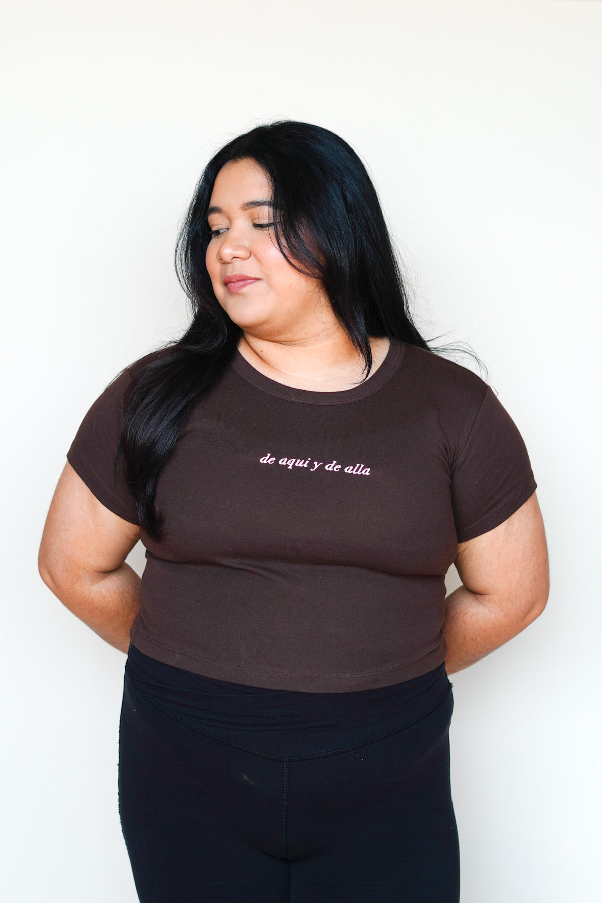 'De Aquí y De Allá' Brown Rib Baby Tee
