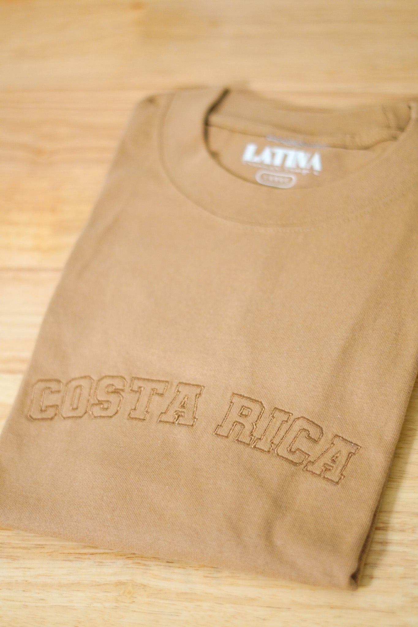 Unisex Embroidered 'Costa Rica' 🇨🇷 Shirt (Size L)