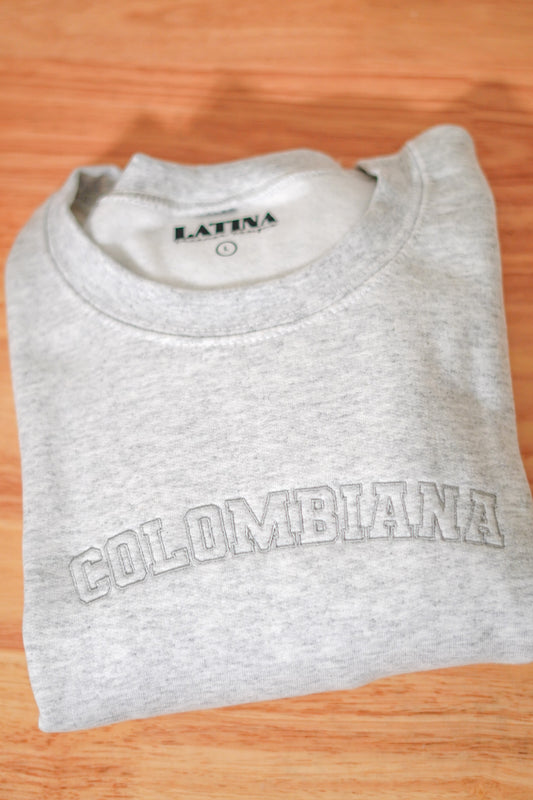 Embroidered 'Colombiana' 🇨🇴 Crewneck (Size L)
