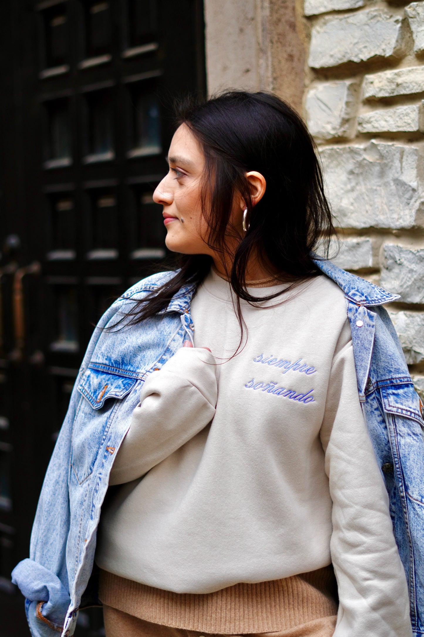 'Siempre Soñando' Embroidered Light Cream Crewneck