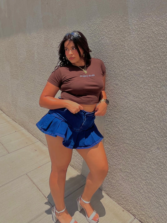 'De Aquí y De Allá' Embroidered Brown Rib Baby Tee